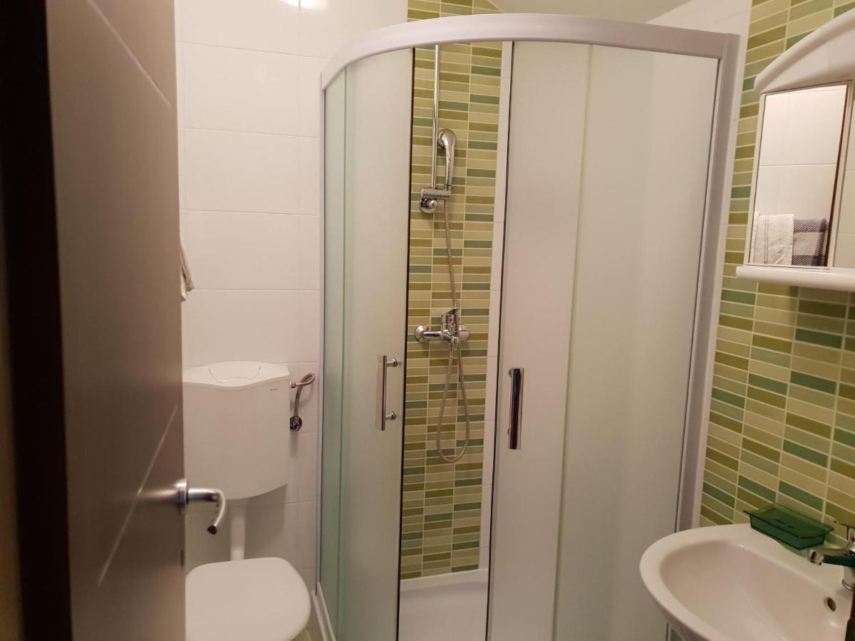 Hacienda Valmare Appartement Brela Buitenkant foto